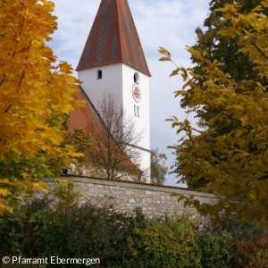 Kirche vom neuen Friedhof aus